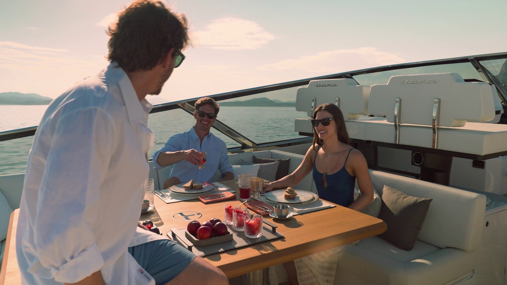 Itama 70 New - video Lifestyle